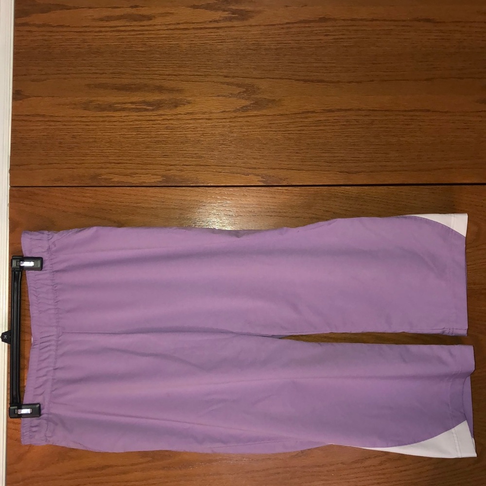 Nike lavender/white capris